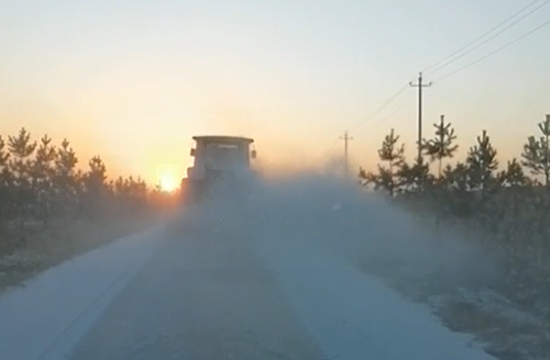 掃雪機 在樹林村作業